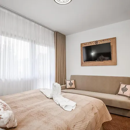 Bed & Breakfast Cichowianski Folk & Prestige