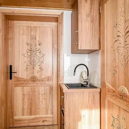 Cichowianski Folk & Prestige Bed & Breakfast