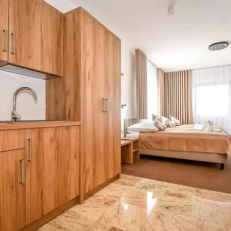 Cichowianski Folk & Prestige Bed & Breakfast 3*