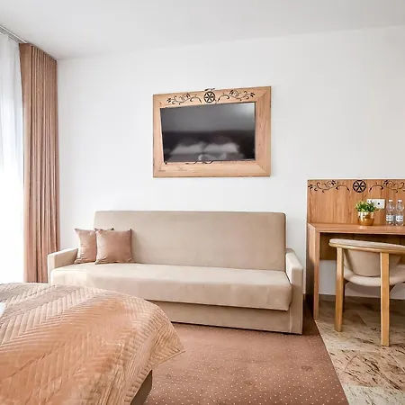 Bed & Breakfast Cichowianski Folk & Prestige